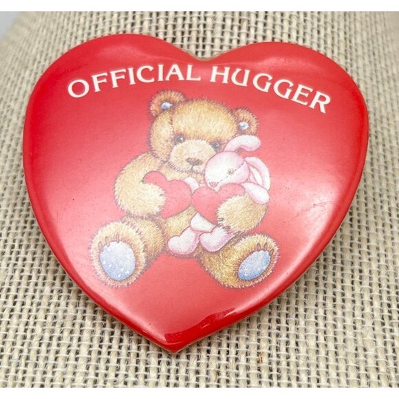 Vintage Official Hugger Heart Button Teddy Bear Pin Valentines Day Pinback - Picture 5 of 5